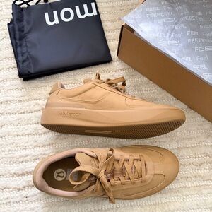 NWT Men’s Lululemon Microsuede Sneakers